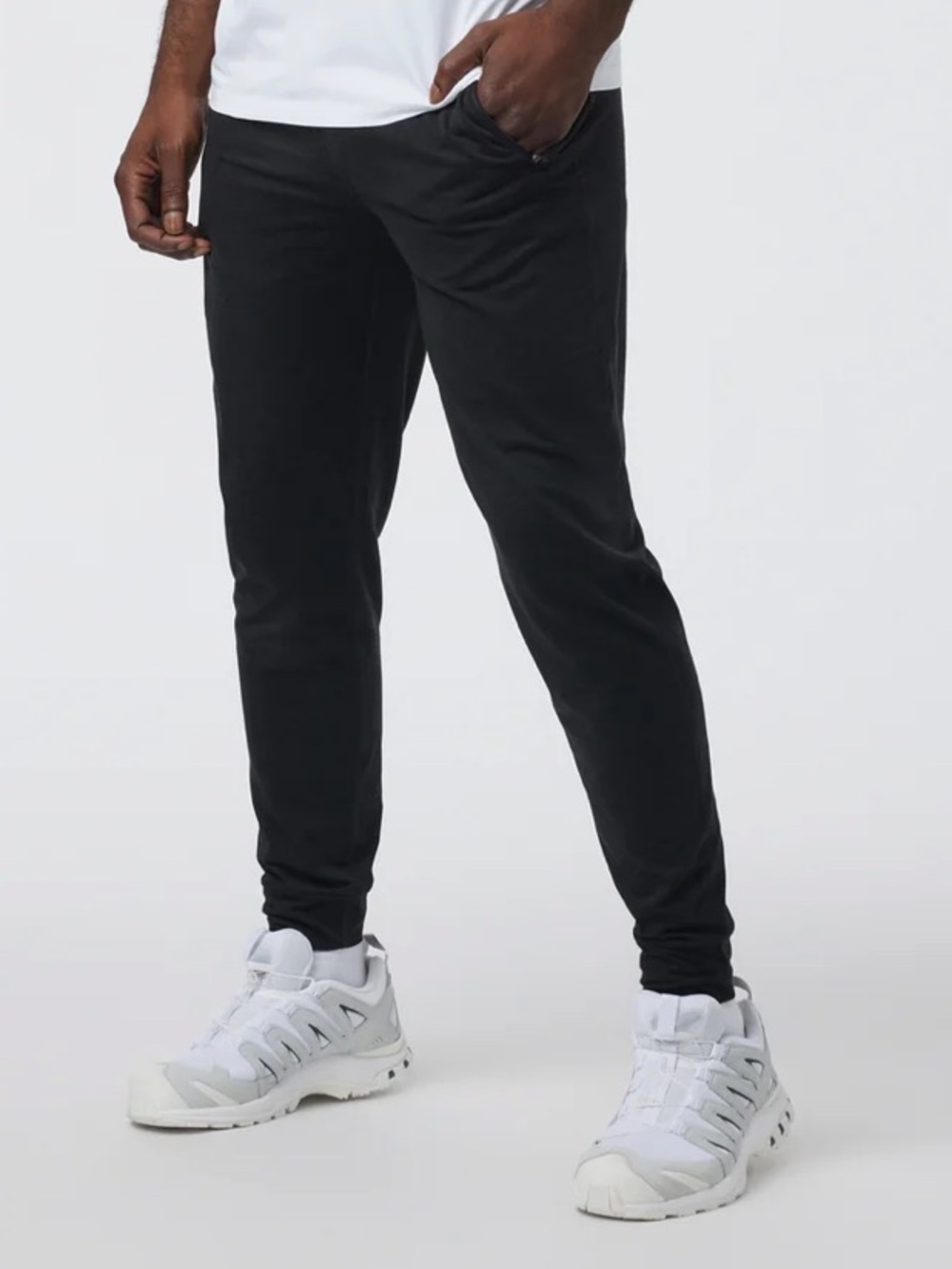 Vuori Ponto Performance Joggers – Black – Size M